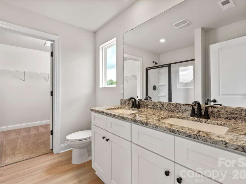 810 Willow Estates Drive, Shelby, NC 28150.  MLS# CAR4374024, YatesRealty ID 25113. 