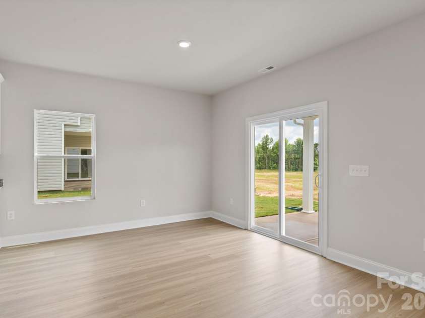 810 Willow Estates Drive, Shelby, NC 28150.  MLS# CAR4374024, YatesRealty ID 25113. 