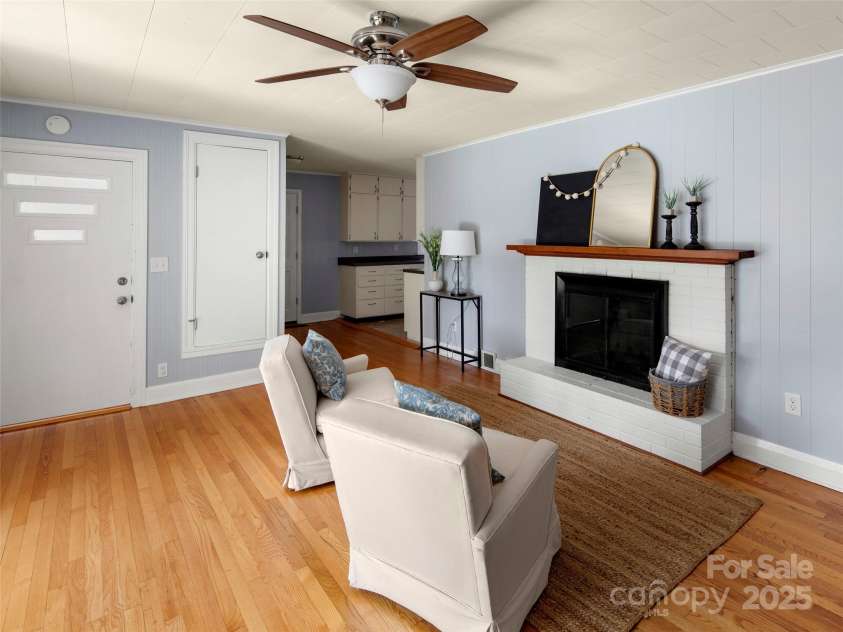 30 Belleview Road, Waynesville, NC 28786.  MLS# CAR4277829, YatesRealty ID 25114. 