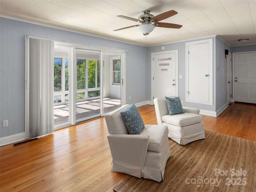 30 Belleview Road, Waynesville, NC 28786.  MLS# CAR4277829, YatesRealty ID 25114. 