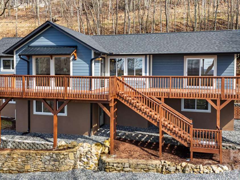 1065 Oak Ridge Lane, Mars Hill, NC 28754.  MLS# CAR4358606, YatesRealty ID 25115. Beautiful Setting for This Mountain Home