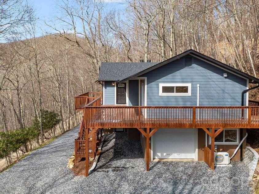 1065 Oak Ridge Lane, Mars Hill, NC 28754.  MLS# CAR4358606, YatesRealty ID 25115. Beautiful Setting for This Mountain Home