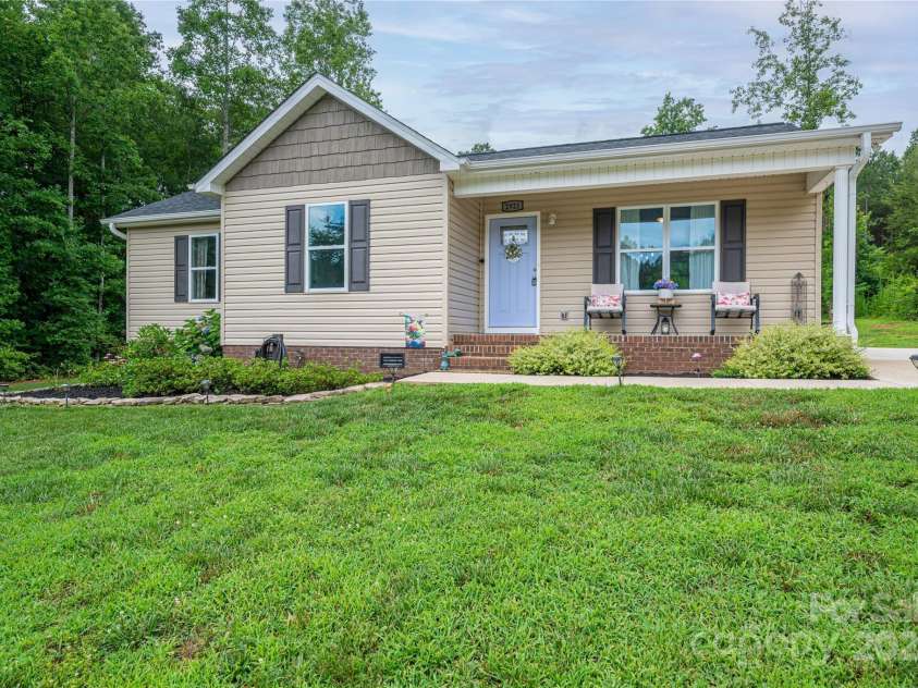 2921 Heavners Farm Court, Lincolnton, NC 28092.  MLS# CAR4274766, YatesRealty ID 25115. 