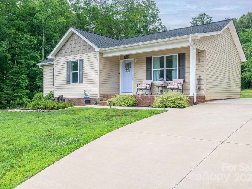 2921 Heavners Farm Court, Lincolnton, NC 28092.  MLS# CAR4274766, YatesRealty ID 25115. 