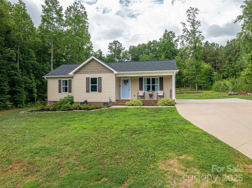 2921 Heavners Farm Court, Lincolnton, NC 28092.  MLS# CAR4274766, YatesRealty ID 25115. 