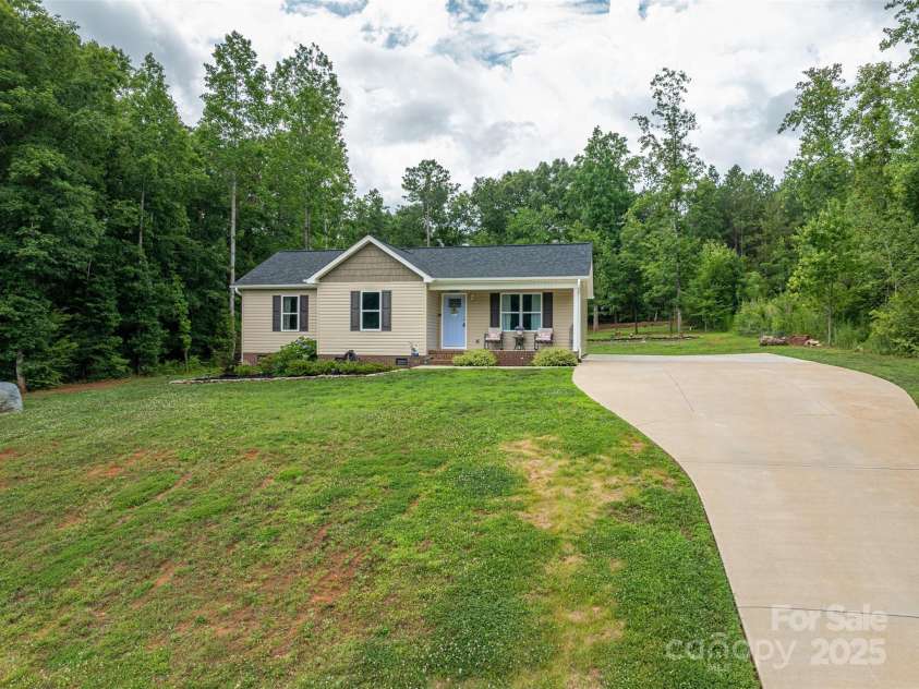 2921 Heavners Farm Court, Lincolnton, NC 28092.  MLS# CAR4274766, YatesRealty ID 25115. 
