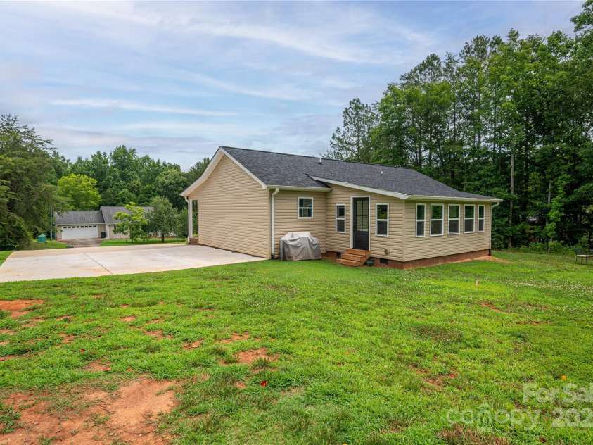 2921 Heavners Farm Court, Lincolnton, NC 28092.  MLS# CAR4274766, YatesRealty ID 25115. 