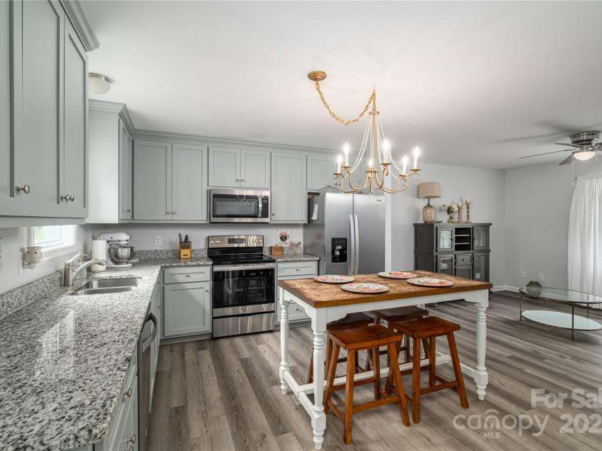 2921 Heavners Farm Court, Lincolnton, NC 28092.  MLS# CAR4274766, YatesRealty ID 25115. 