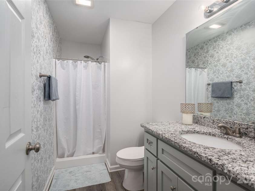 2921 Heavners Farm Court, Lincolnton, NC 28092.  MLS# CAR4274766, YatesRealty ID 25115. 