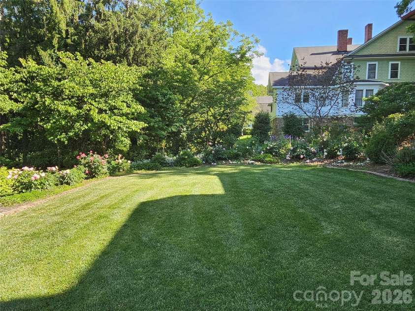 129 Woolsey Heights, Waynesville, NC 28786.  MLS# CAR4378782, YatesRealty ID 25116. 
