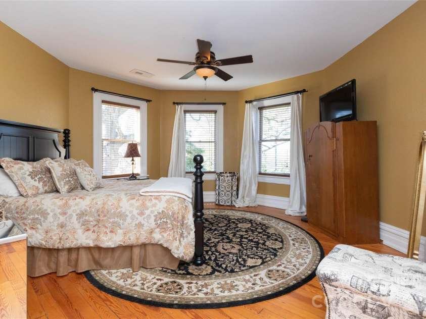 129 Woolsey Heights, Waynesville, NC 28786.  MLS# CAR4378782, YatesRealty ID 25116. 