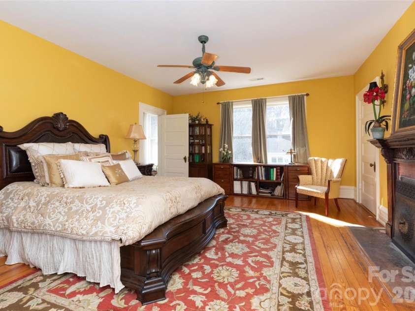 129 Woolsey Heights, Waynesville, NC 28786.  MLS# CAR4378782, YatesRealty ID 25116. 