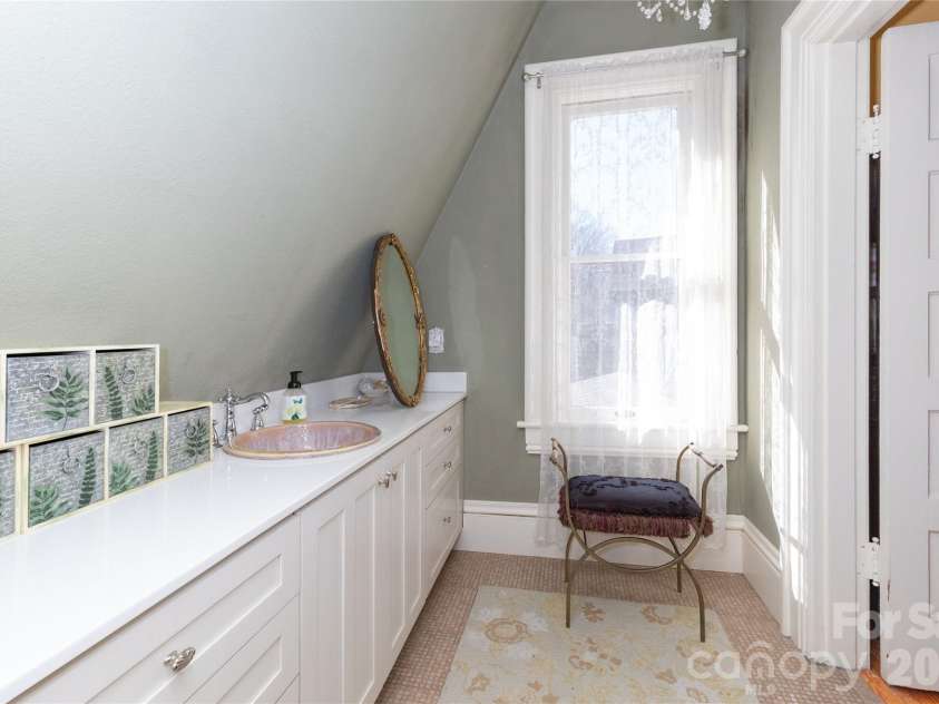 129 Woolsey Heights, Waynesville, NC 28786.  MLS# CAR4378782, YatesRealty ID 25116. 