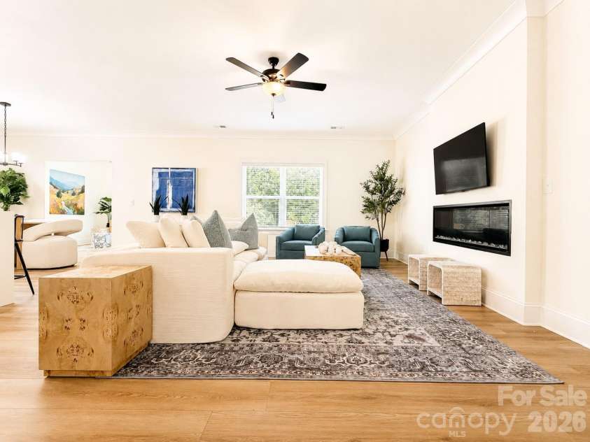 1238 Sharon Amity Road, Charlotte, NC 28211.  MLS# CAR4406257, YatesRealty ID 25117. 