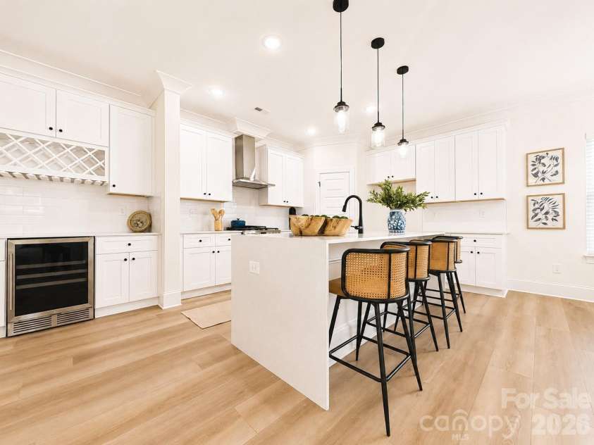1238 Sharon Amity Road, Charlotte, NC 28211.  MLS# CAR4406257, YatesRealty ID 25117. 