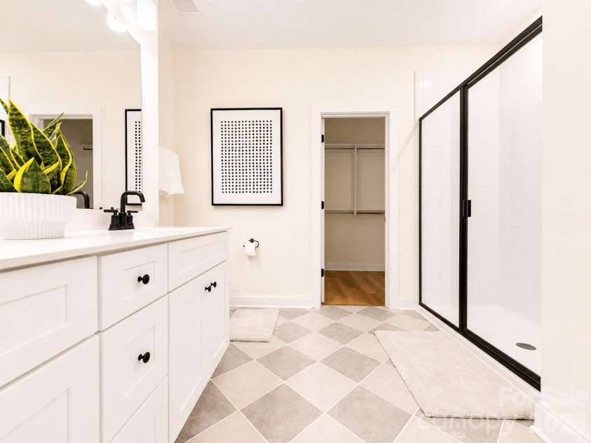 1238 Sharon Amity Road, Charlotte, NC 28211.  MLS# CAR4406257, YatesRealty ID 25117. 