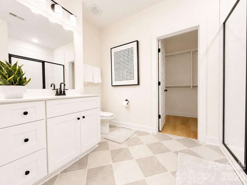 1238 Sharon Amity Road, Charlotte, NC 28211.  MLS# CAR4406257, YatesRealty ID 25117. 