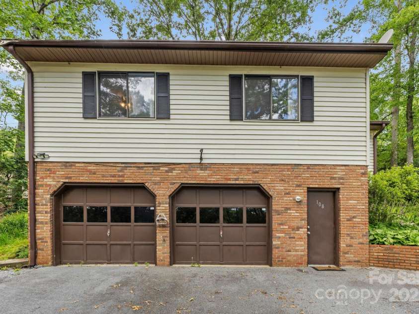 108 Deer Run Road, Mills River, NC 28759.  MLS# CAR4272417, YatesRealty ID 25118. 