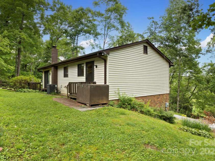 108 Deer Run Road, Mills River, NC 28759.  MLS# CAR4272417, YatesRealty ID 25118. 
