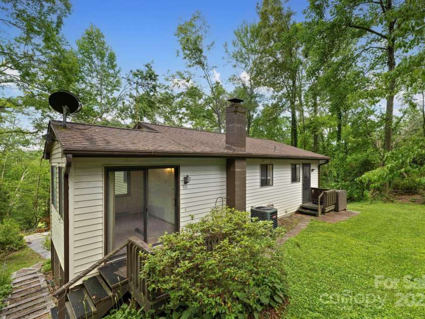 108 Deer Run Road, Mills River, NC 28759.  MLS# CAR4272417, YatesRealty ID 25118. 