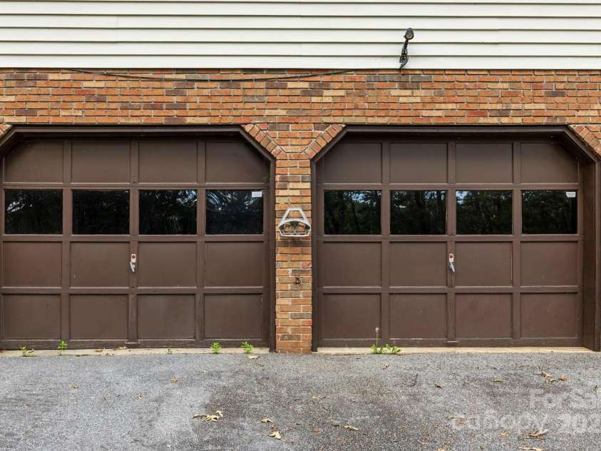 108 Deer Run Road, Mills River, NC 28759.  MLS# CAR4272417, YatesRealty ID 25118. 