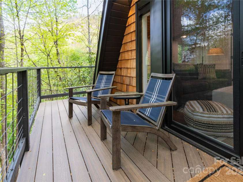 59 Lost Cove, Waynesville, NC 28785.  MLS# CAR4252422, YatesRealty ID 2512. 