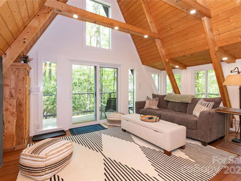 59 Lost Cove, Waynesville, NC 28785.  MLS# CAR4252422, YatesRealty ID 2512. 