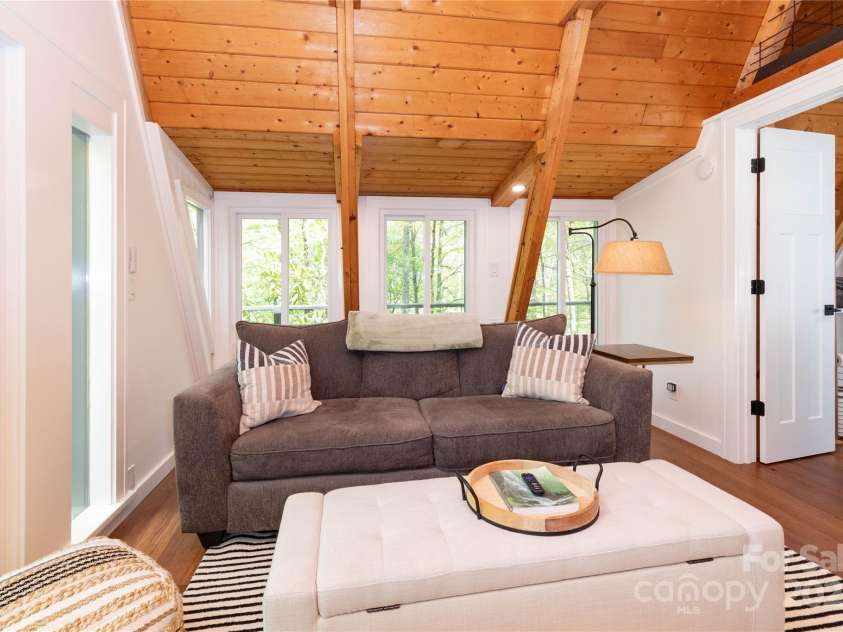 59 Lost Cove, Waynesville, NC 28785.  MLS# CAR4252422, YatesRealty ID 2512. 