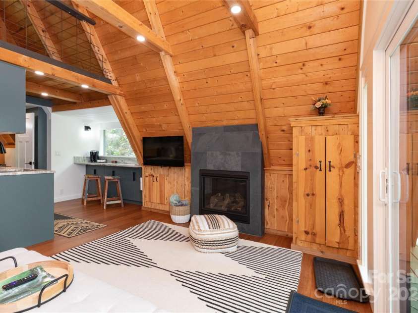 59 Lost Cove, Waynesville, NC 28785.  MLS# CAR4252422, YatesRealty ID 2512. 