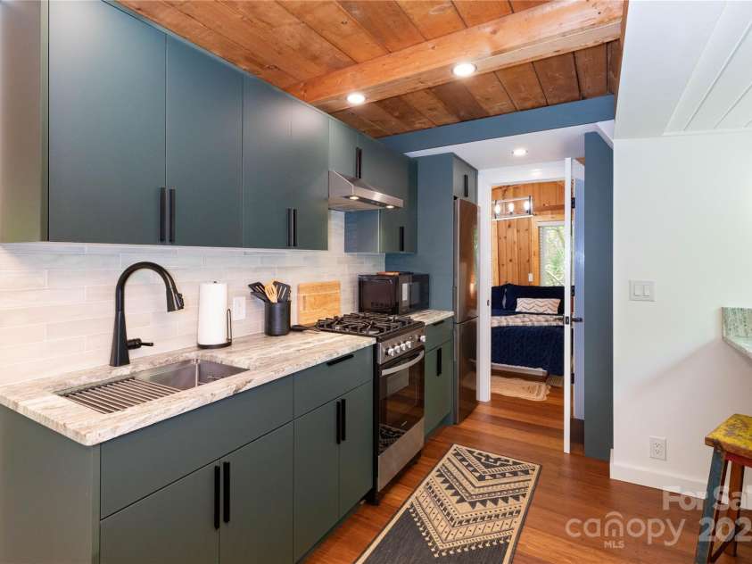 59 Lost Cove, Waynesville, NC 28785.  MLS# CAR4252422, YatesRealty ID 2512. 