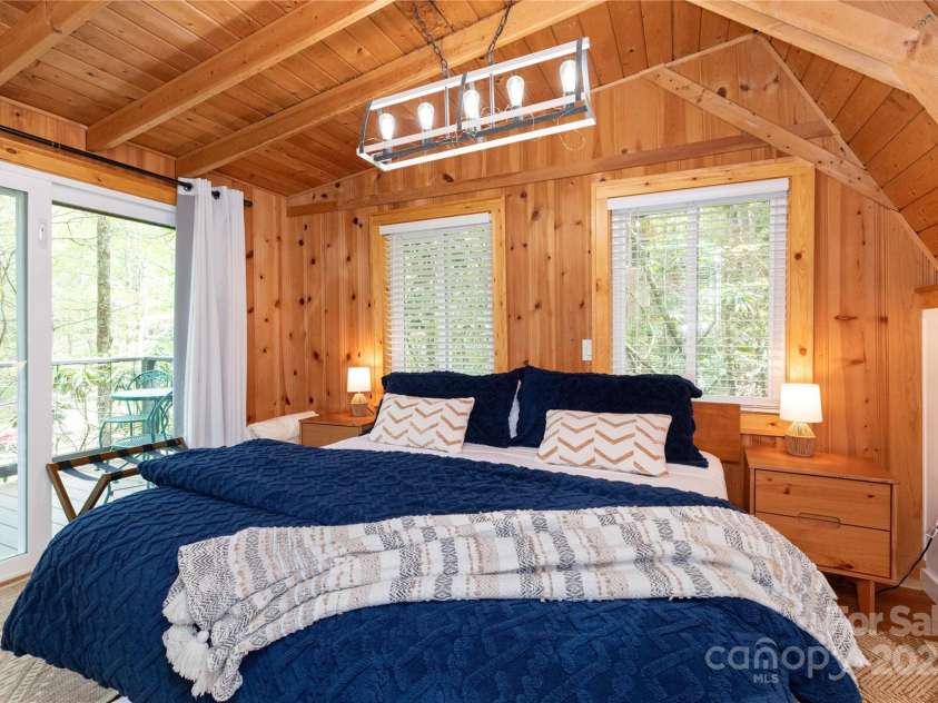 59 Lost Cove, Waynesville, NC 28785.  MLS# CAR4252422, YatesRealty ID 2512. 