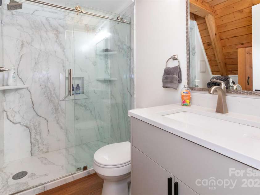 59 Lost Cove, Waynesville, NC 28785.  MLS# CAR4252422, YatesRealty ID 2512. 