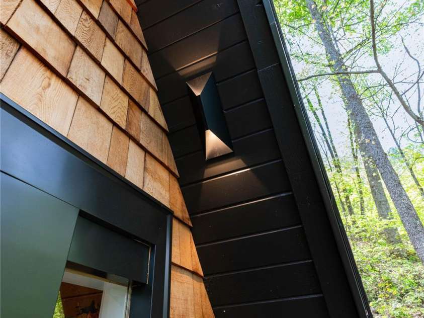 59 Lost Cove, Waynesville, NC 28785.  MLS# CAR4252422, YatesRealty ID 2512. 