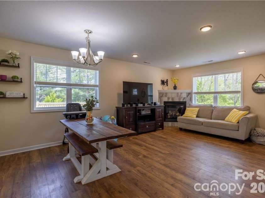 101 Towne Place, Clyde, NC 28721.  MLS# CAR4385048, YatesRealty ID 25120. 