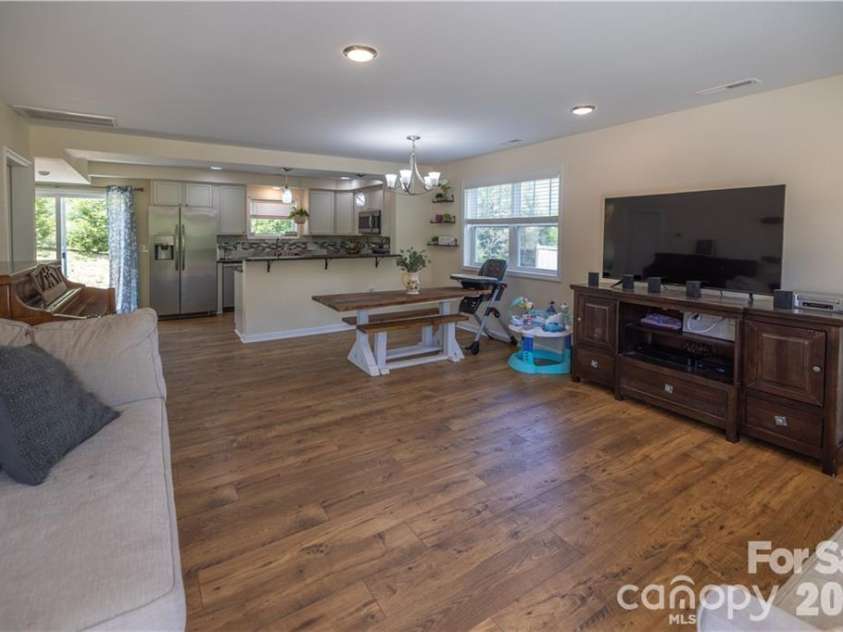 101 Towne Place, Clyde, NC 28721.  MLS# CAR4385048, YatesRealty ID 25120. 