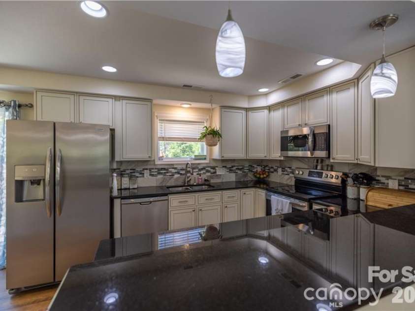 101 Towne Place, Clyde, NC 28721.  MLS# CAR4385048, YatesRealty ID 25120. 