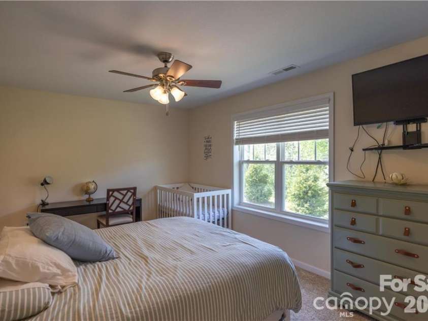 101 Towne Place, Clyde, NC 28721.  MLS# CAR4385048, YatesRealty ID 25120. 