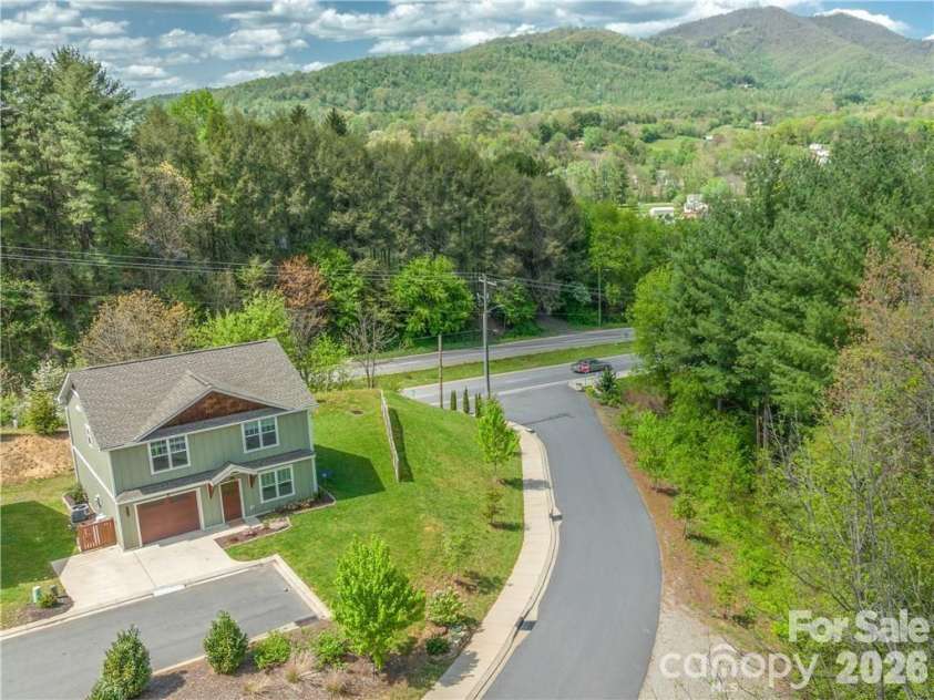 101 Towne Place, Clyde, NC 28721.  MLS# CAR4385048, YatesRealty ID 25120. 