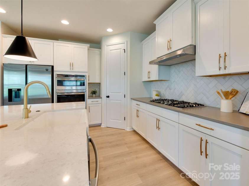16108 Langston Drive, Charlotte, NC 28278.  MLS# CAR4273145, YatesRealty ID 25120. 