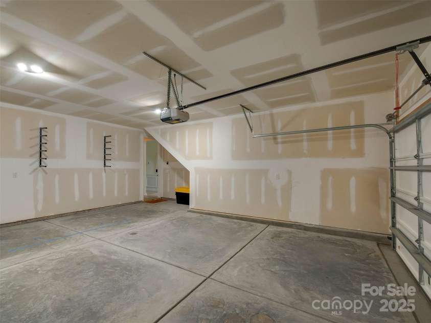 16108 Langston Drive, Charlotte, NC 28278.  MLS# CAR4273145, YatesRealty ID 25120. 