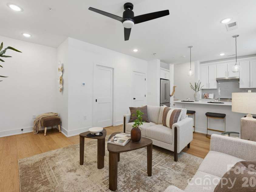 201 Grandin Road, Charlotte, NC 28208.  MLS# CAR4374290, YatesRealty ID 25121. 