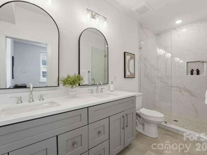 201 Grandin Road, Charlotte, NC 28208.  MLS# CAR4374290, YatesRealty ID 25121. 