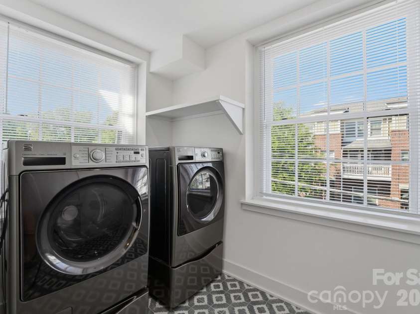201 Grandin Road, Charlotte, NC 28208.  MLS# CAR4374290, YatesRealty ID 25121. 