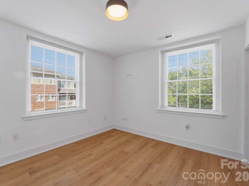 201 Grandin Road, Charlotte, NC 28208.  MLS# CAR4374290, YatesRealty ID 25121. 