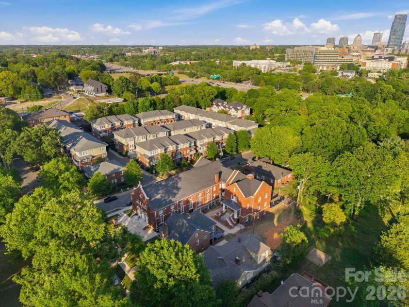 201 Grandin Road, Charlotte, NC 28208.  MLS# CAR4374290, YatesRealty ID 25121. 