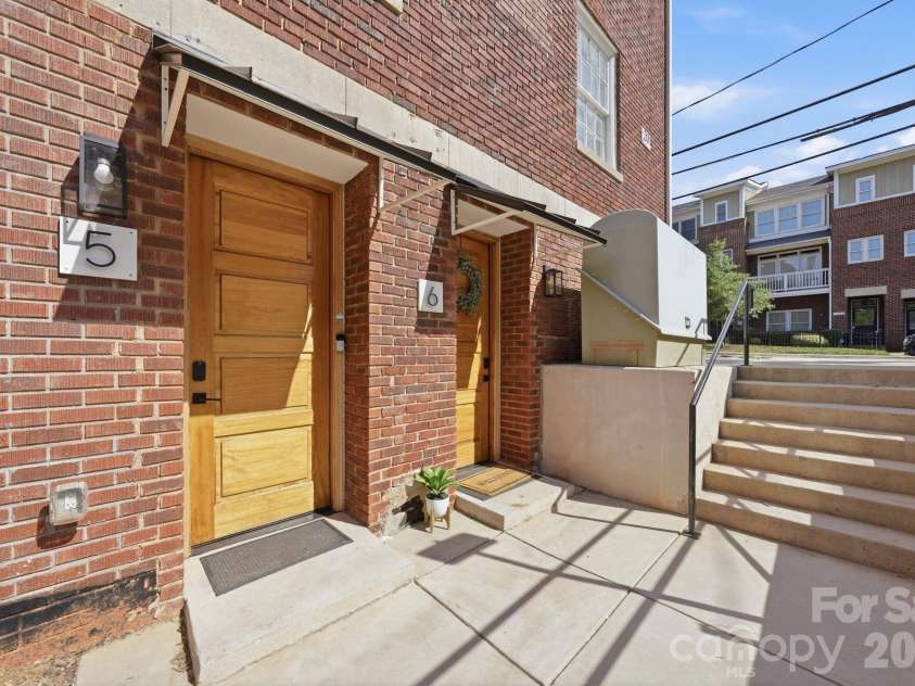201 Grandin Road, Charlotte, NC 28208.  MLS# CAR4374290, YatesRealty ID 25121. Unit 5 Entry