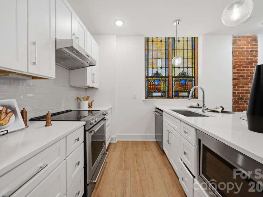 201 Grandin Road, Charlotte, NC 28208.  MLS# CAR4374325, YatesRealty ID 25121. 