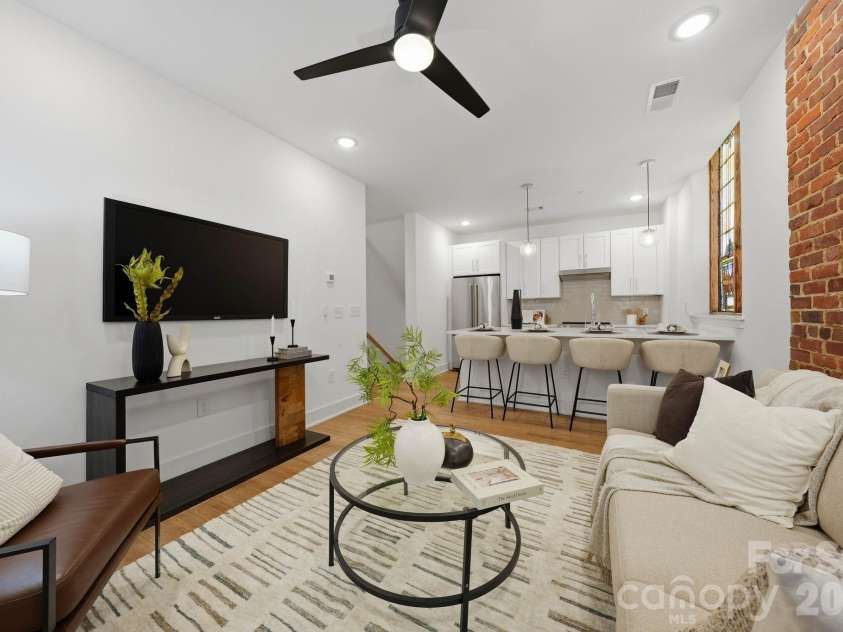201 Grandin Road, Charlotte, NC 28208.  MLS# CAR4374325, YatesRealty ID 25121. 