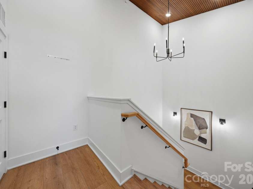 201 Grandin Road, Charlotte, NC 28208.  MLS# CAR4374325, YatesRealty ID 25121. 