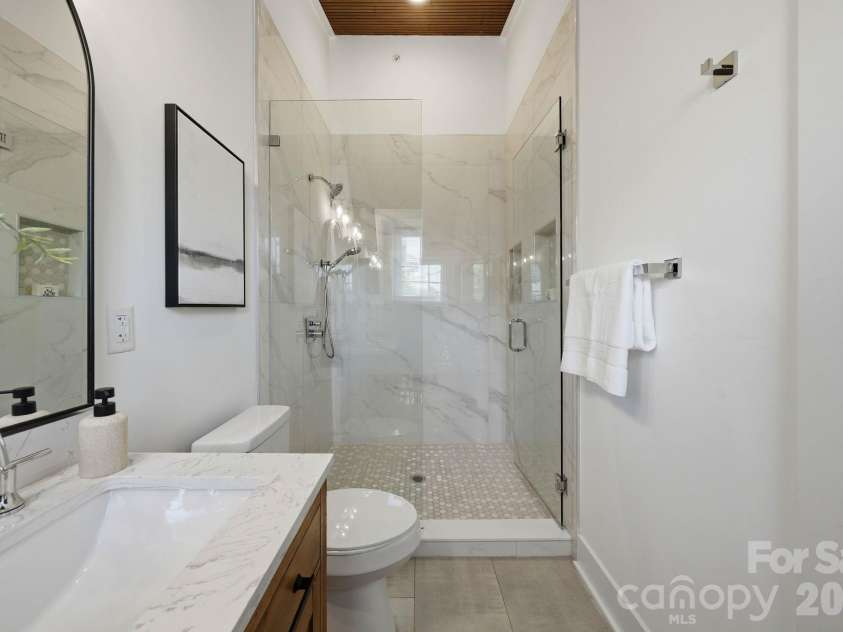 201 Grandin Road, Charlotte, NC 28208.  MLS# CAR4374325, YatesRealty ID 25121. 